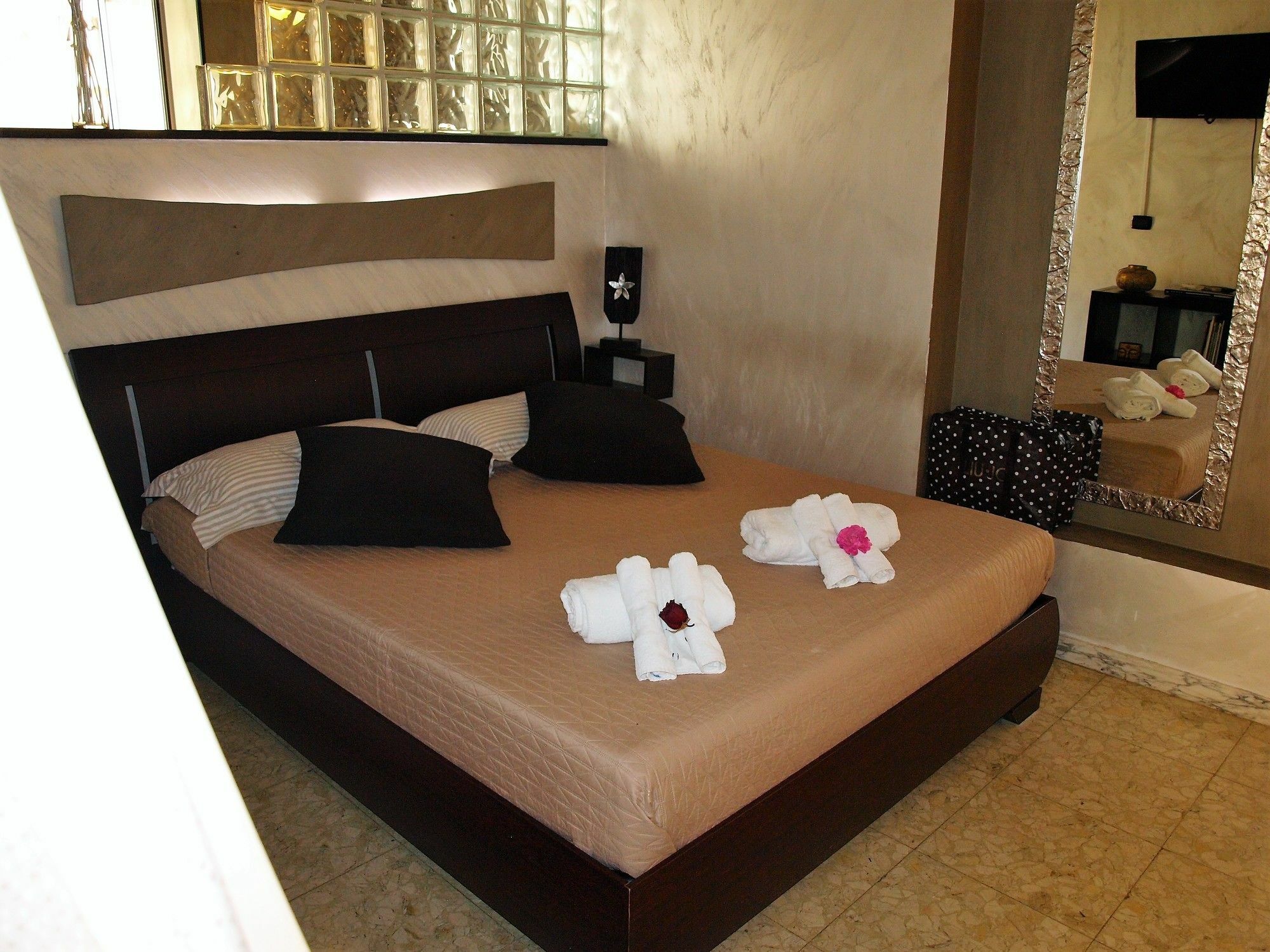 Casa Tua A Piazza Del Popolo Apartment โรม ภายนอก รูปภาพ
